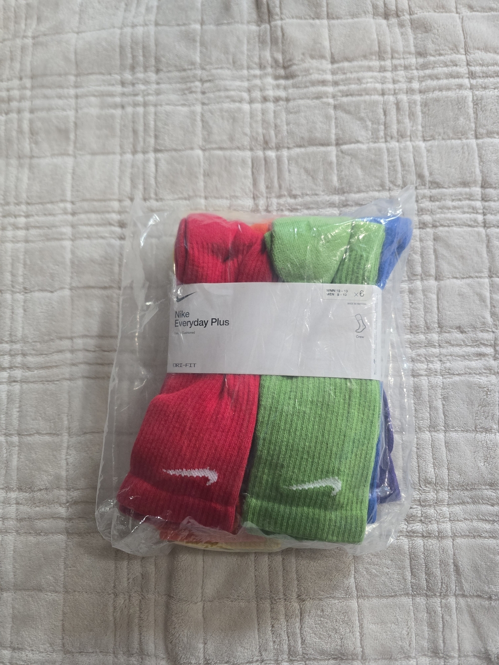 6 pair of nike multi colors socks